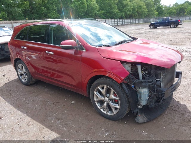 Salvage Kia Sorento Image