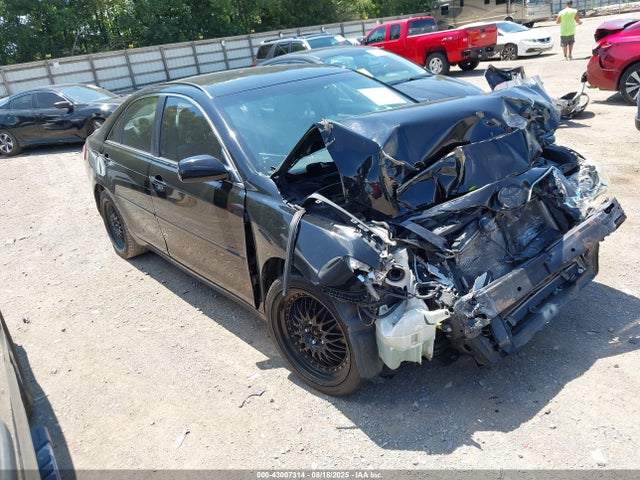 Salvage Toyota Camry Image