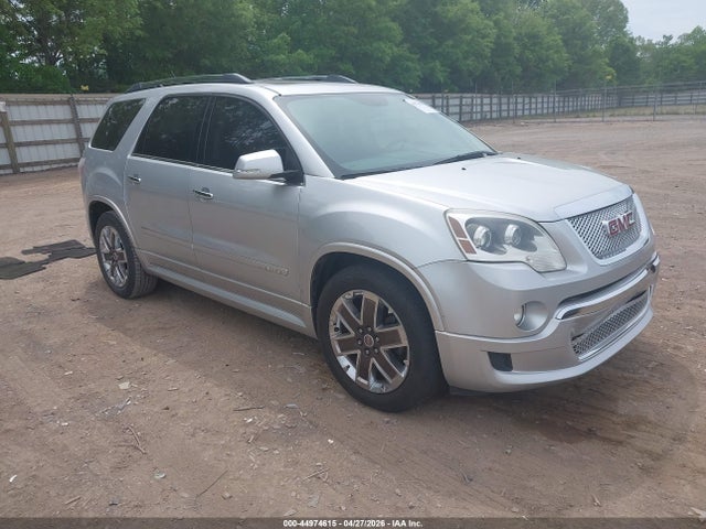 Salvage GMC Acadia Image