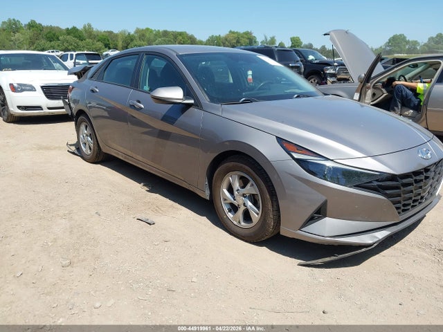 Salvage Hyundai ELANTRA Image