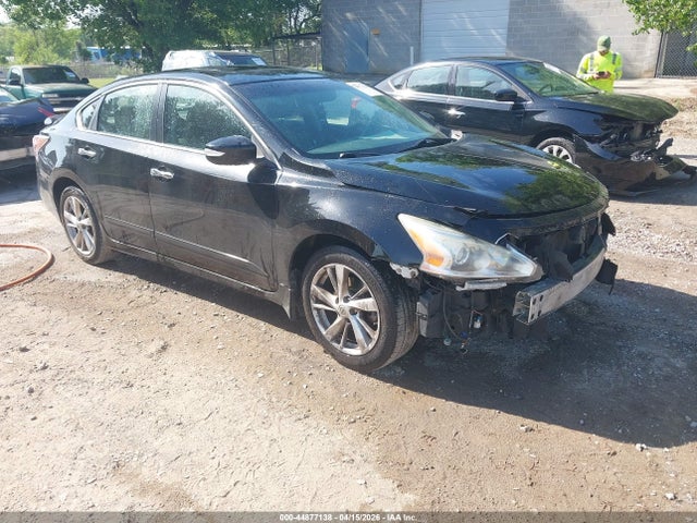 Salvage Nissan Altima Image