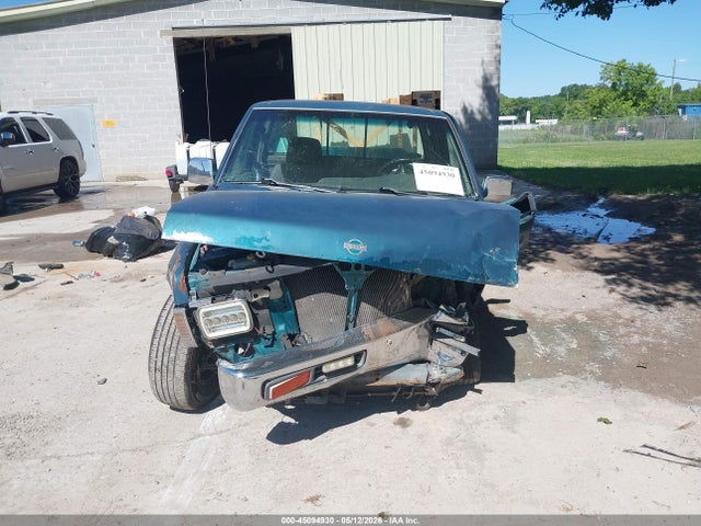 Nissan 4x2 Truck