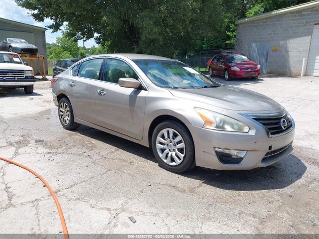Salvage Nissan Altima Image