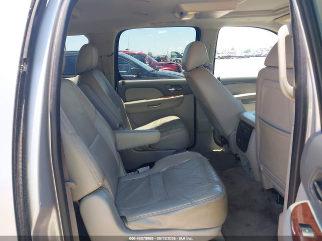 Chevrolet Suburban 1500 Ltz