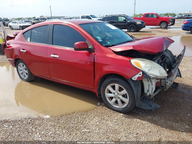 Salvage Nissan Versa Image