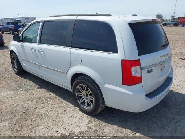 Chrysler Town & Country Touring