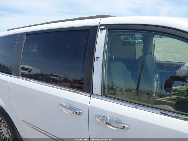 Chrysler Town & Country Touring