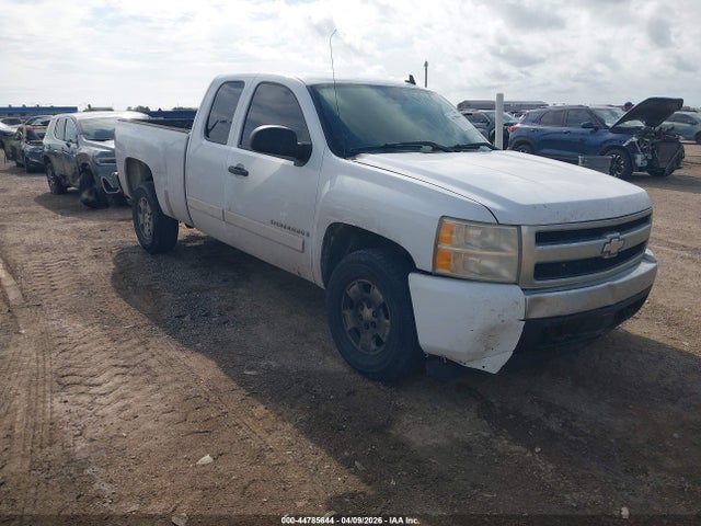Salvage Chevrolet Silverado 1500 Image