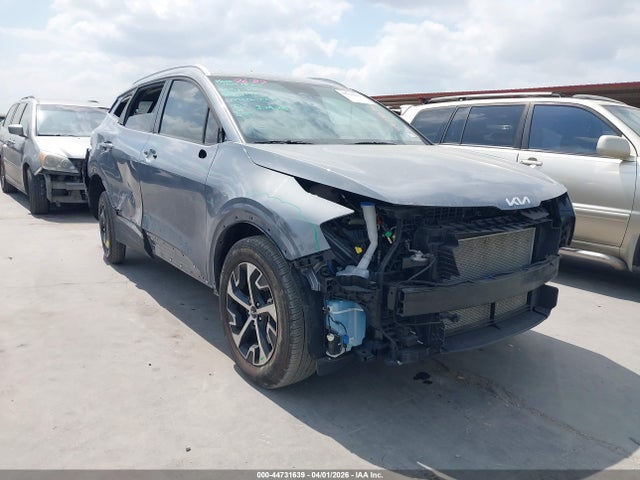 Salvage Kia Sportage Image