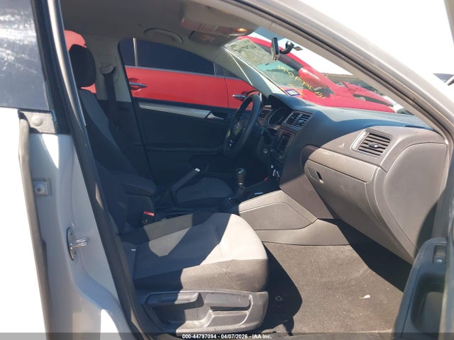 Volkswagen Jetta 1.4t S