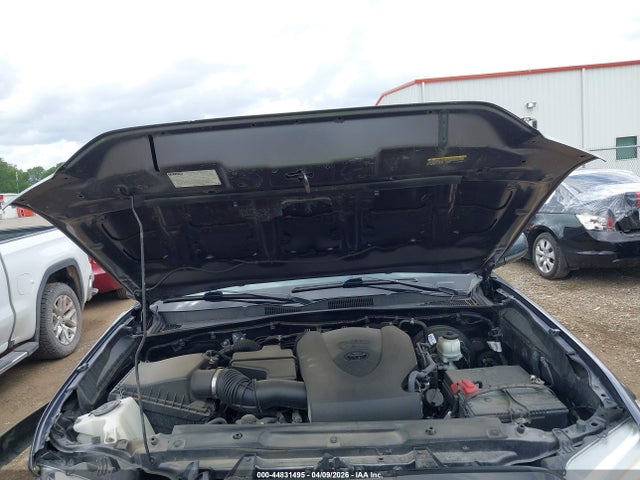 Toyota Tacoma Sr5 V6
