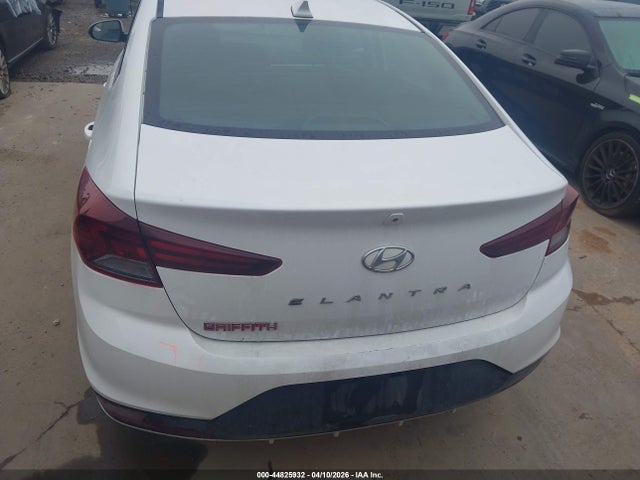 Hyundai ELANTRA Sel
