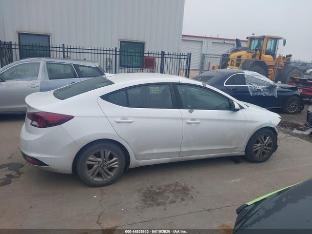 Hyundai ELANTRA Sel