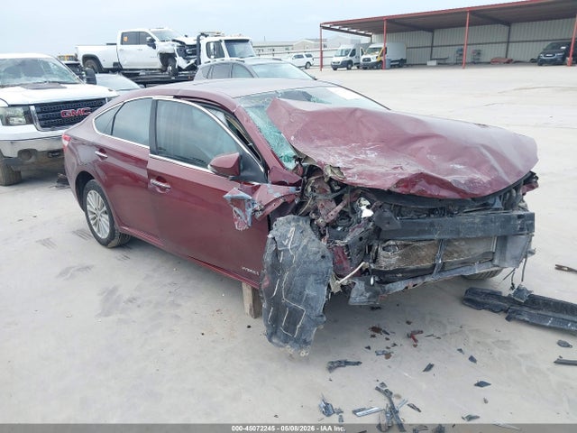 Salvage Toyota Avalon Hybrid Image