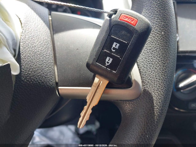 Mitsubishi Mirage Es