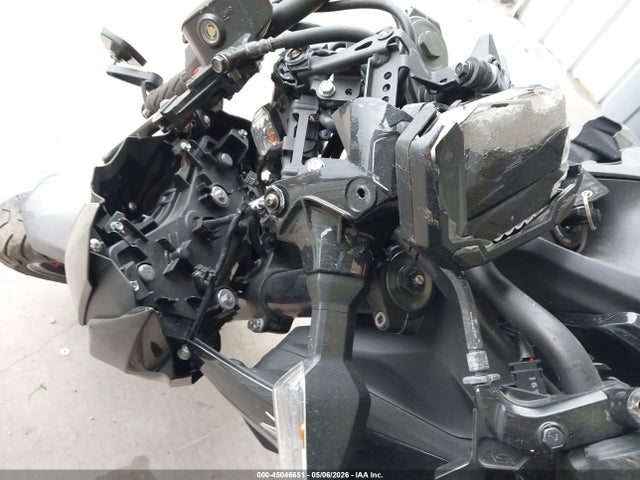 Kawasaki Zr900 F