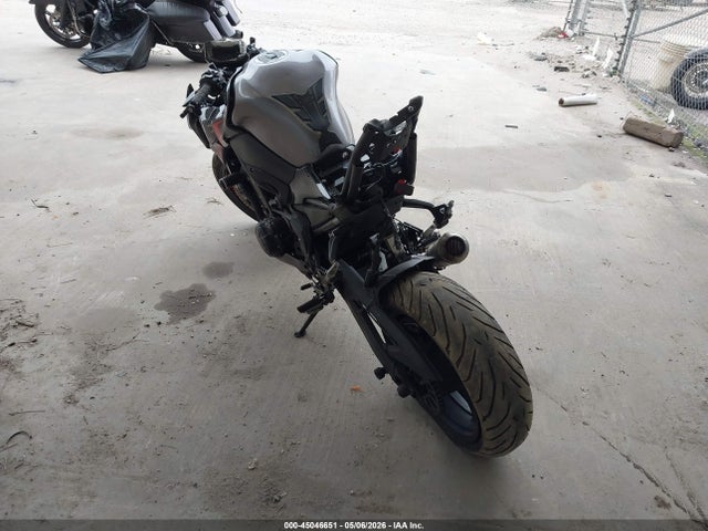 Kawasaki Zr900 F