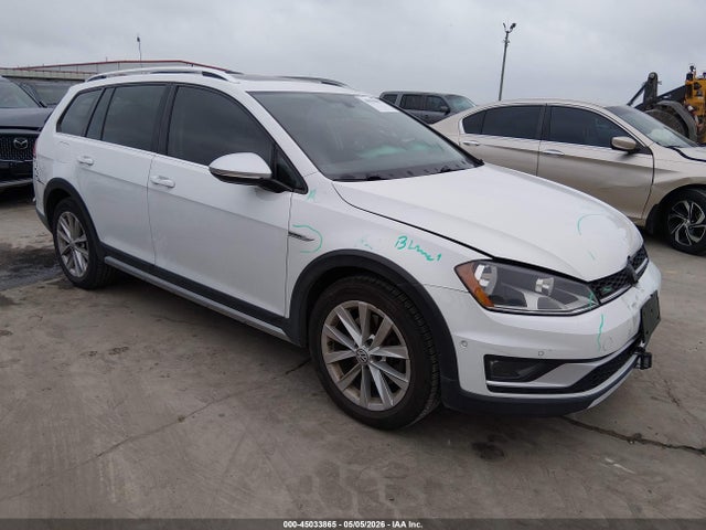 Salvage Volkswagen Golf Image
