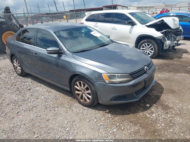 Salvage Volkswagen Jetta Image