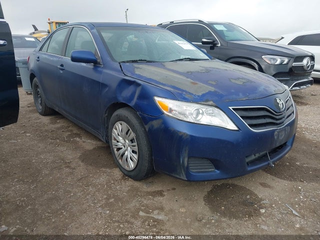 Salvage Toyota Camry Image