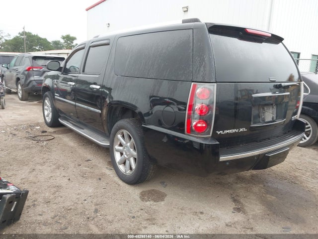 GMC Yukon Denali