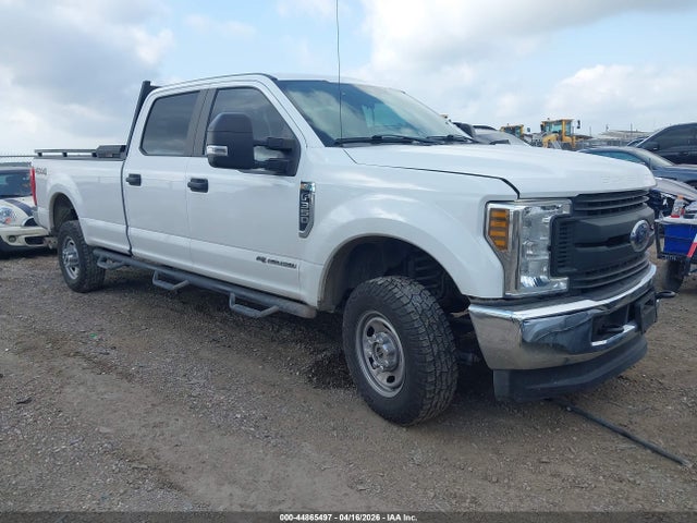 Salvage Ford F-350 Image