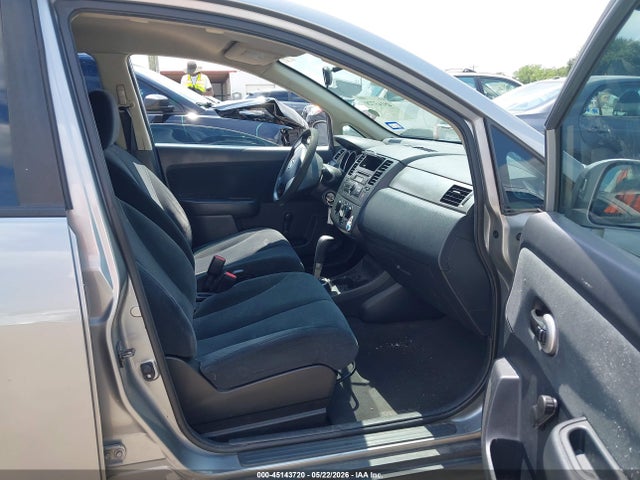 Nissan Versa 1.8s