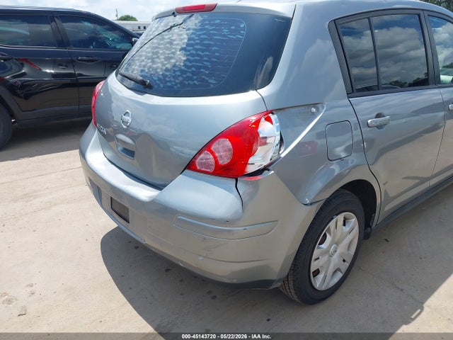 Nissan Versa 1.8s