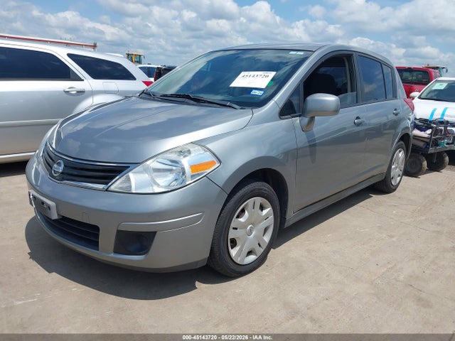 Nissan Versa 1.8s