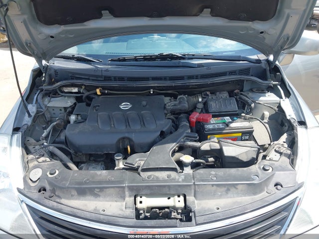 Nissan Versa 1.8s
