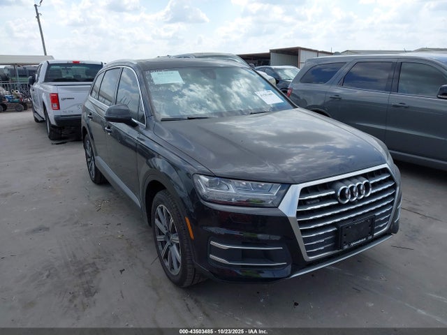 Salvage Audi Q7 Image
