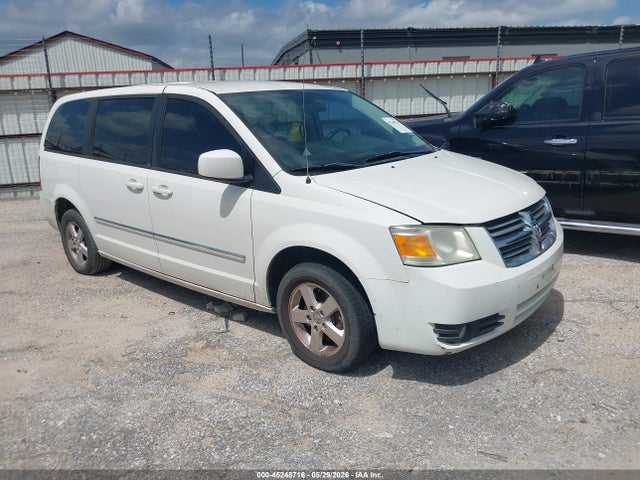 Salvage Dodge Grand Caravan Image