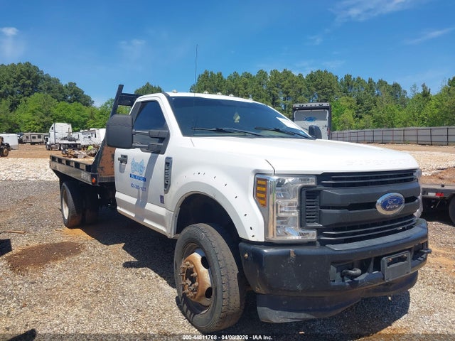 Salvage Ford F-550 Image