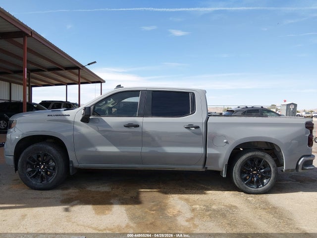 Chevrolet Silverado 1500 2wd  Short Bed Custom