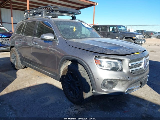 Salvage Mercedes-Benz GLB Image