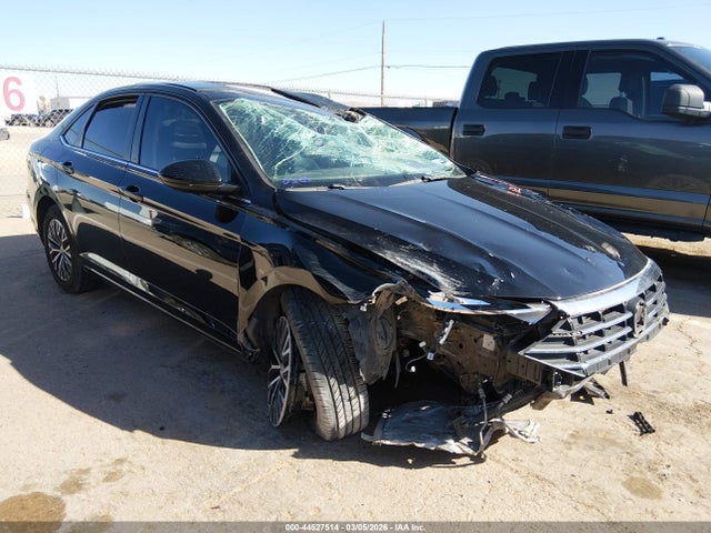 Salvage Volkswagen Jetta Image