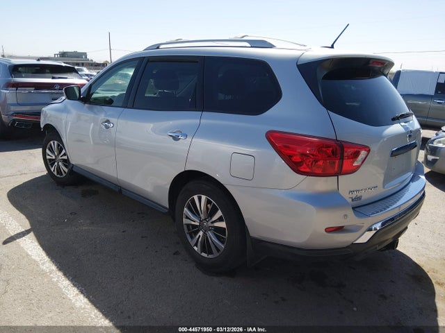 Nissan Pathfinder Sv