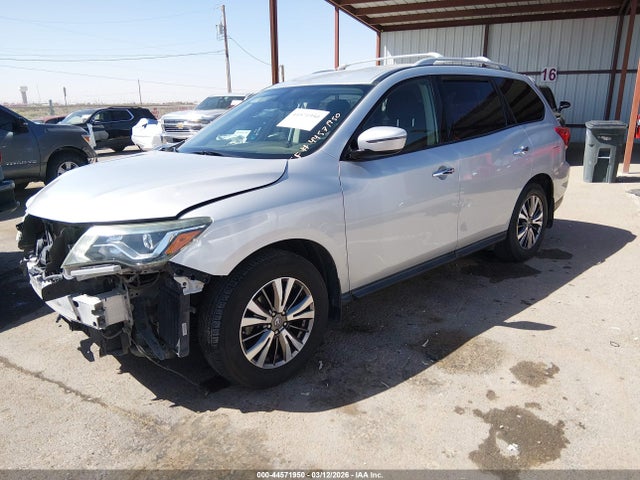 Nissan Pathfinder Sv