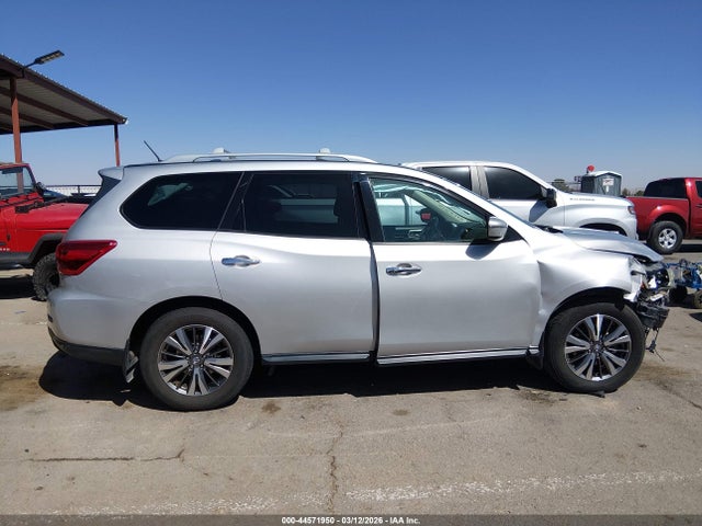 Nissan Pathfinder Sv