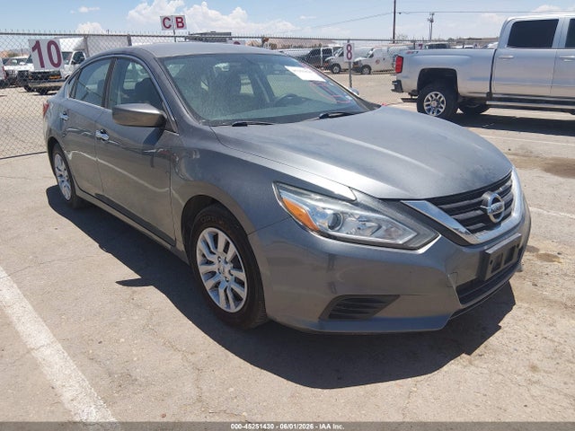Salvage Nissan Altima Image