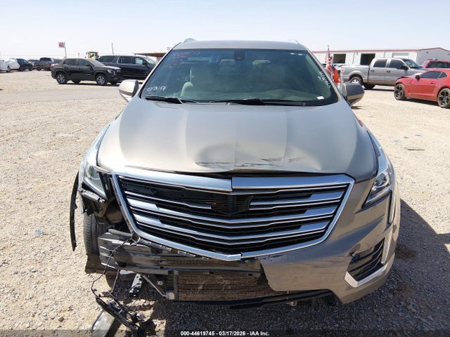 Cadillac XT5 Standard