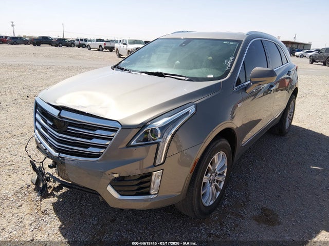 Cadillac XT5 Standard