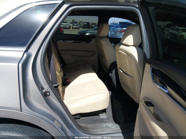 Cadillac XT5 Standard