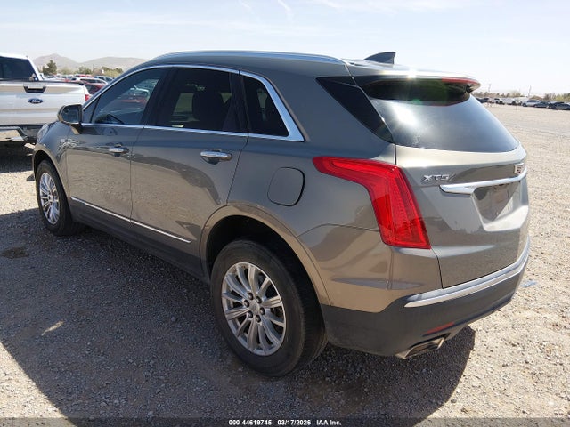 Cadillac XT5 Standard