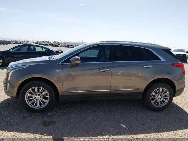 Cadillac XT5 Standard