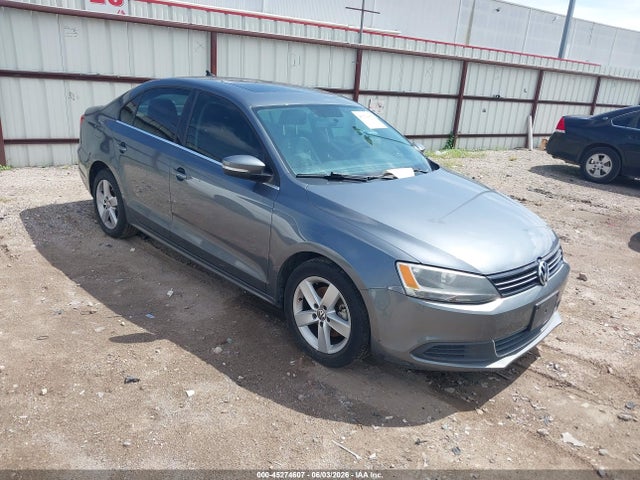 Salvage Volkswagen Jetta Image