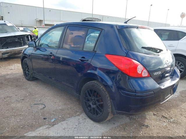 Nissan Versa 1.8 S