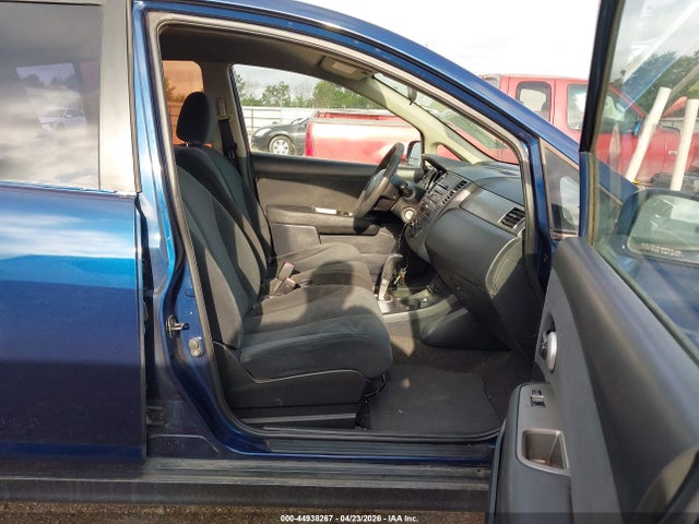 Nissan Versa 1.8 S