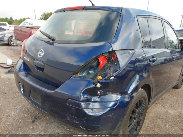 Nissan Versa 1.8 S
