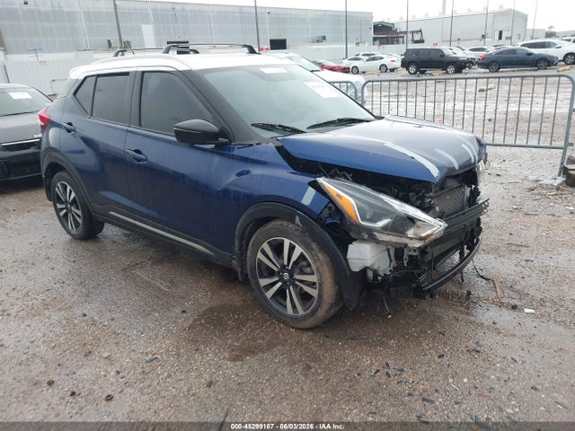 Salvage Nissan Kicks Image